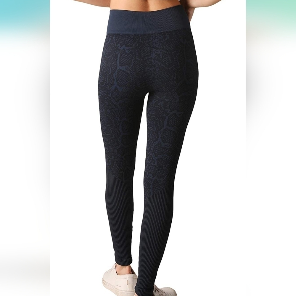 NIKIBIKI Snake Print Seamless Leggings - Picture 6 of 8